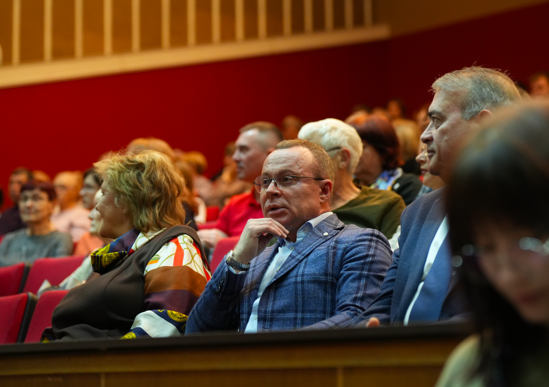 Фото Как в Новосибирской области отпраздновали День народного единства: фоторепортаж концерта 2 - Сиб.ФМ Фото Как в Новосибирской области отпраздновали День народного единства: фоторепортаж концерта 2
